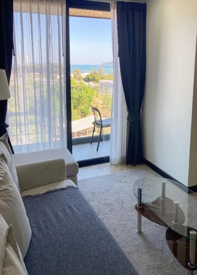 Appartamento con vista sul mare — Appartements avec piscine